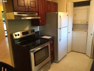 Photo #4: 19166830 Listing