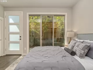 Photo #6: 19170935 Listing