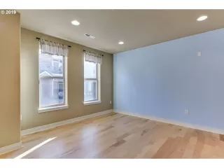 Photo #2: 19172904 Listing