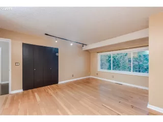 Photo #2: 19173474 Listing 