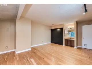Photo #3: 19173474 Listing 