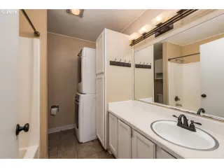 Photo #5: 19173474 Listing 