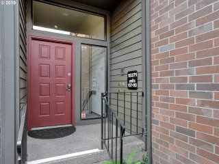 Photo #1: 19174886 Listing