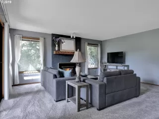 Photo #2: 19174886 Listing