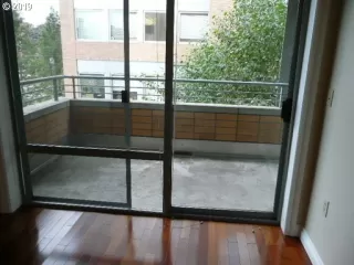 Photo #1: 19175666 Listing