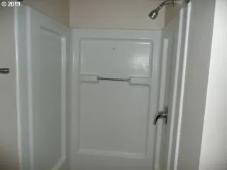 Photo #6: 19175666 Listing