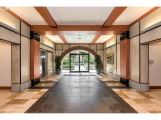 Photo #1: 19181555 Listing 