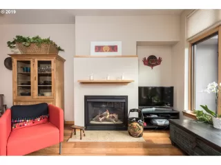 Photo #4: 19181555 Listing 