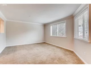 Photo #4: 19182690 Listing