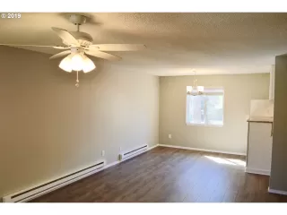 Photo #2: 19184641 Listing 