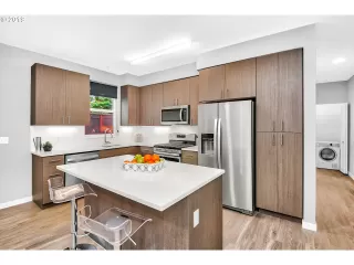 Photo #3: 19185546 Listing