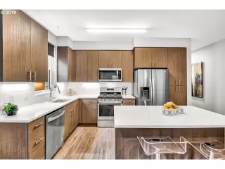 Photo #4: 19185546 Listing