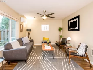 Photo #2: 19186656 Listing