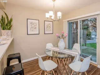 Photo #3: 19186656 Listing