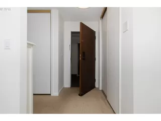 Photo #1: 19189196 Listing