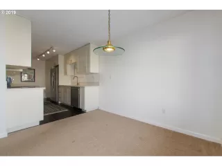 Photo #5: 19189196 Listing