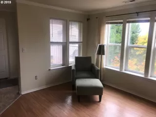 Photo #6: 19192604 Listing