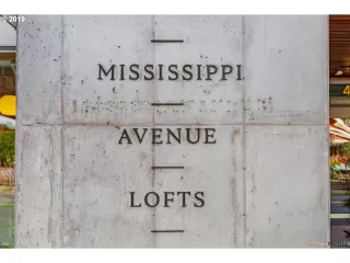 Photo #4: 19197563 Listing 