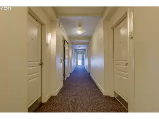 Photo #3: 19199356 Listing