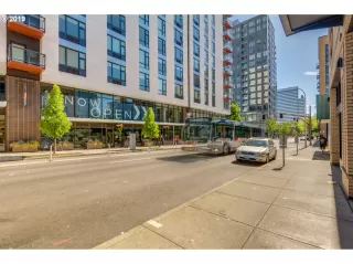 Photo #6: 19199356 Listing