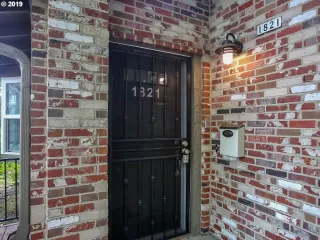 Photo #4: 19201531 Listing 