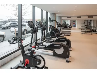 Photo #6: 19203744 Listing