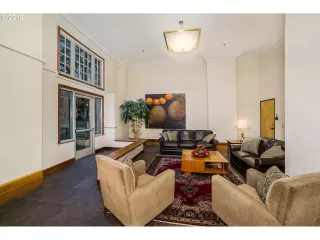 Photo #4: 19209898 Listing