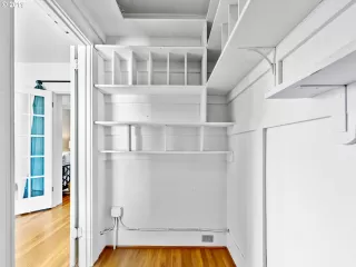 Photo #3: 19210645 Listing