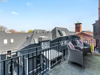 Photo #6: 19210645 Listing