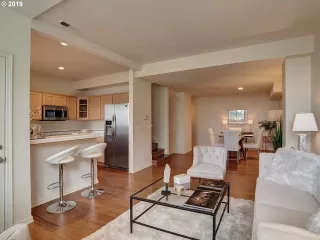 Photo #5: 19212798 Listing 