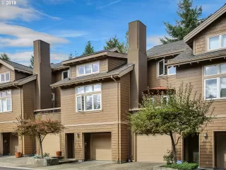 Photo #5: 19217349 Listing