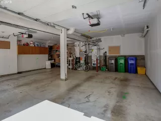 Photo #6: 19217349 Listing