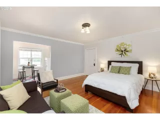 Photo #5: 19217554 Listing