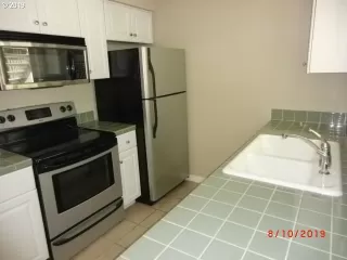 Photo #4: 19217865 Listing
