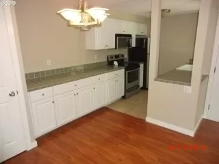 Photo #5: 19217865 Listing