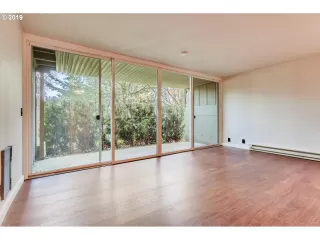 Photo #1: 19219618 Listing