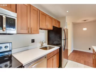 Photo #5: 19219618 Listing