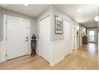 Photo #4: 192214221 Listing