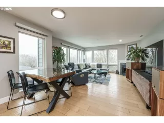 Photo #5: 192214221 Listing