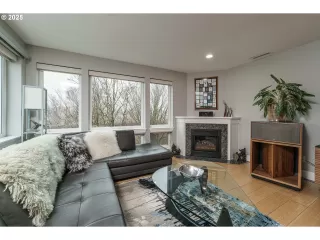 Photo #6: 192214221 Listing