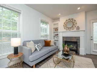 Photo #2: 19223861 Listing 