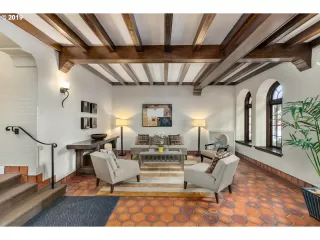 Photo #6: 19225645 Listing