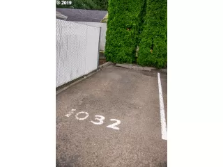 Photo #5: 19226037 Listing