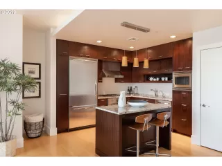 Photo #6: 19227473 Listing