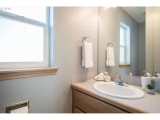 Photo #6: 19232688 Listing