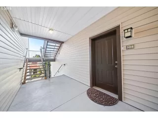 Photo #1: 19237793 Listing