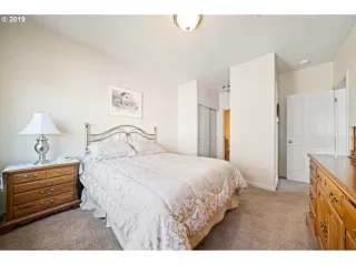 Photo #3: 19237793 Listing