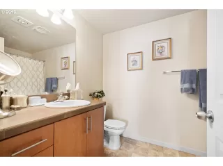 Photo #6: 19237793 Listing