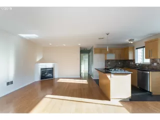 Photo #2: 19240401 Listing