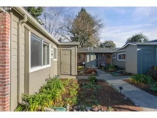 Photo #4: 19240401 Listing